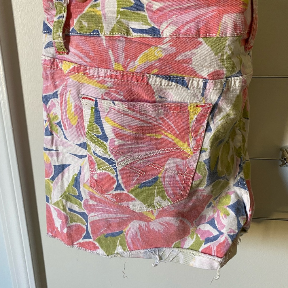 Floral short